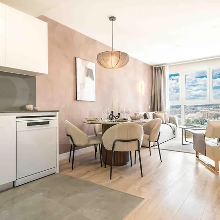 With Stunning Views And Parking By Rems *