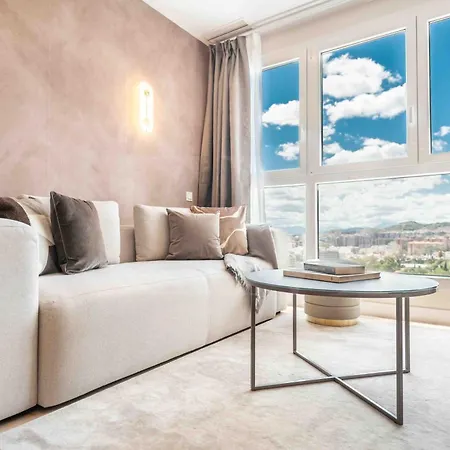 With Stunning Views And Parking By Rems