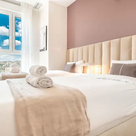 With Stunning Views And Parking By Rems *