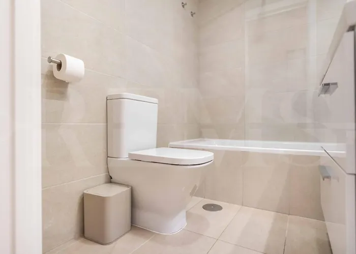 Apartamento With Stunning Views And Parking By Rems Málaga