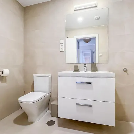 With Stunning Views And Parking By Rems Apartment *