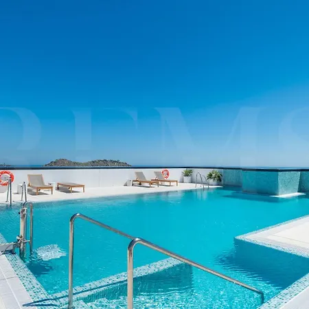 With Stunning Views And Parking By Rems *